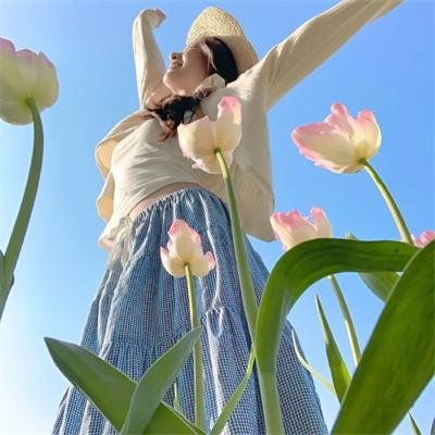 蜘蛛网中的女孩